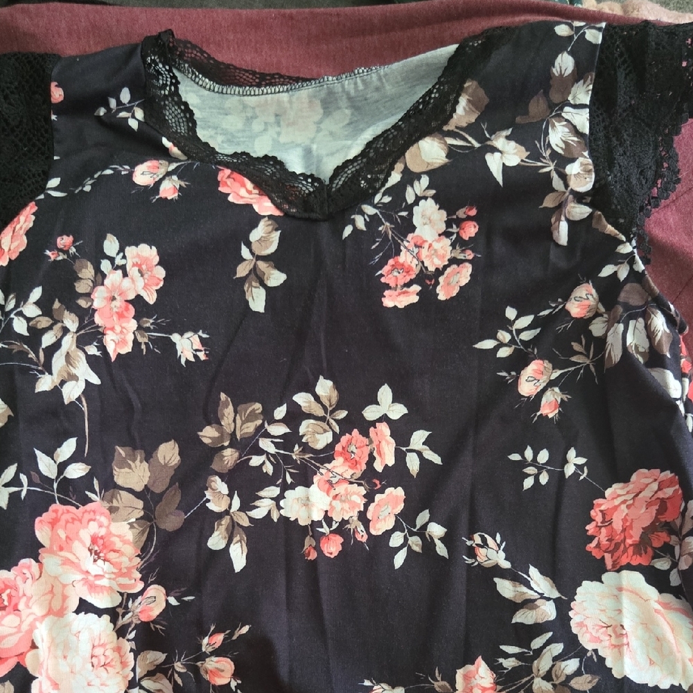Floral Lace Black Top